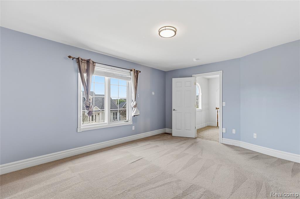 49783 Golden Park Drive, Utica, MI 48315 — Photo 45