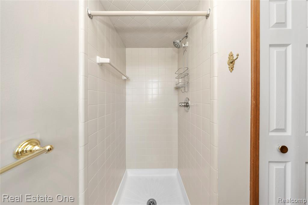 40444 La Grange Drive, Sterling Heights, MI 48313 — Photo 37