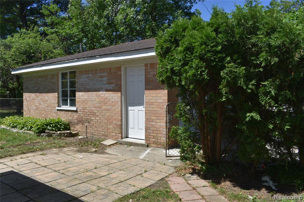 23825 Johnston Avenue, Eastpointe, MI 48021 — Photo 20