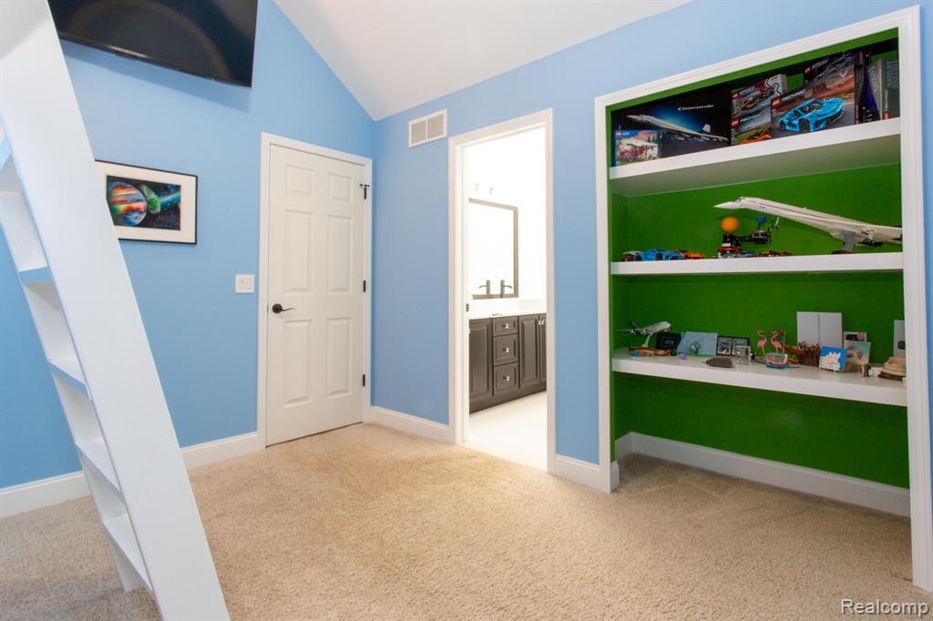 414 Roundview Drive, Rochester, MI 48307 — Photo 16