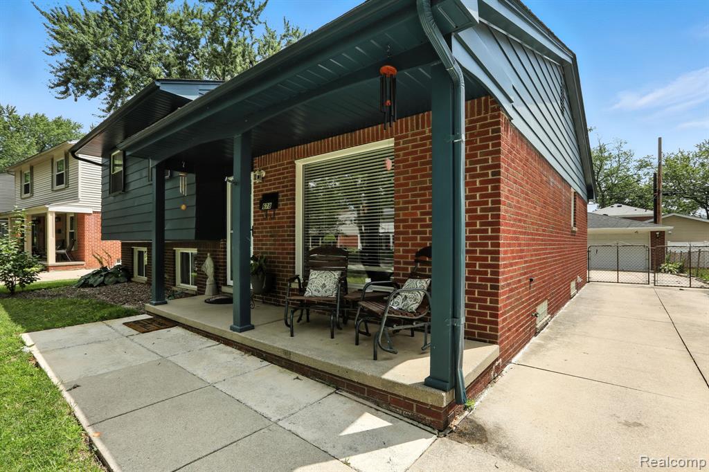 678 Shenandoah Drive, Clawson, MI — Photo 2