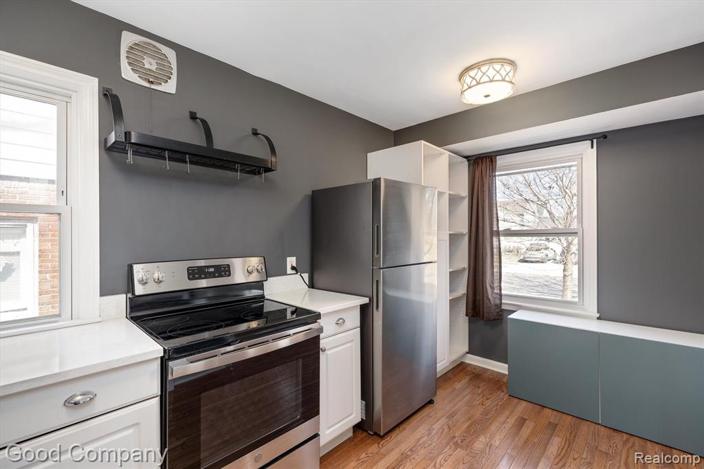 396 UNIVERSITY Street, Ferndale, MI 48220 — Photo 6