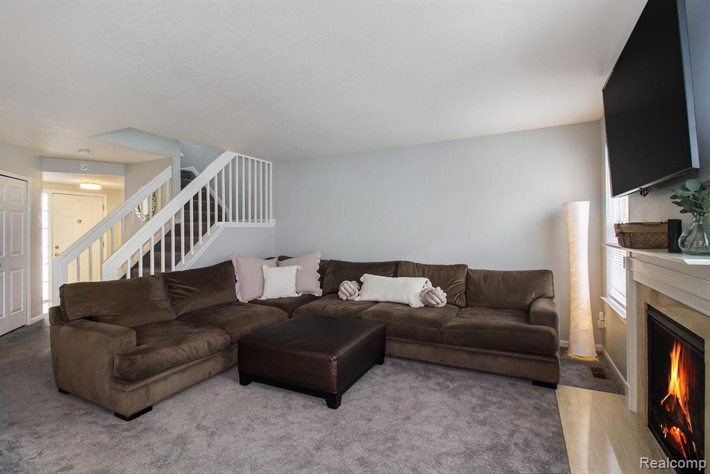 4604 WILLOW VIEW Court, 22, Howell, MI 48843 — Photo 6