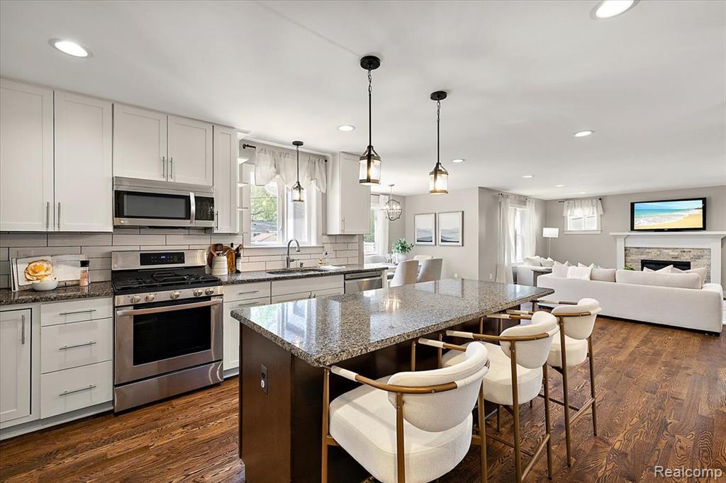 4253 Mandalay Avenue, Royal Oak, MI 48073 — Photo 11