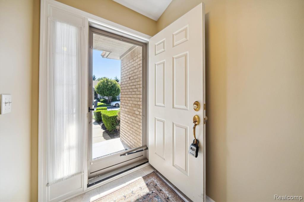 42279 BAYBERRY, Clinton Twp, MI 48038 — Photo 4