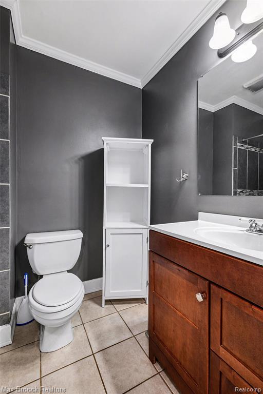 8451 Doncaster Drive, Sterling Heights, MI 48312 — Photo 17