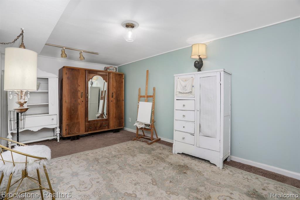 7146 ARROWOOD Drive, West Bloomfield, MI 48324 — Photo 33