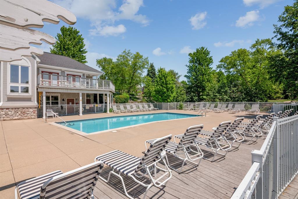 50424 LIVINGSTON Drive, Northville, MI 48168 — Photo 43