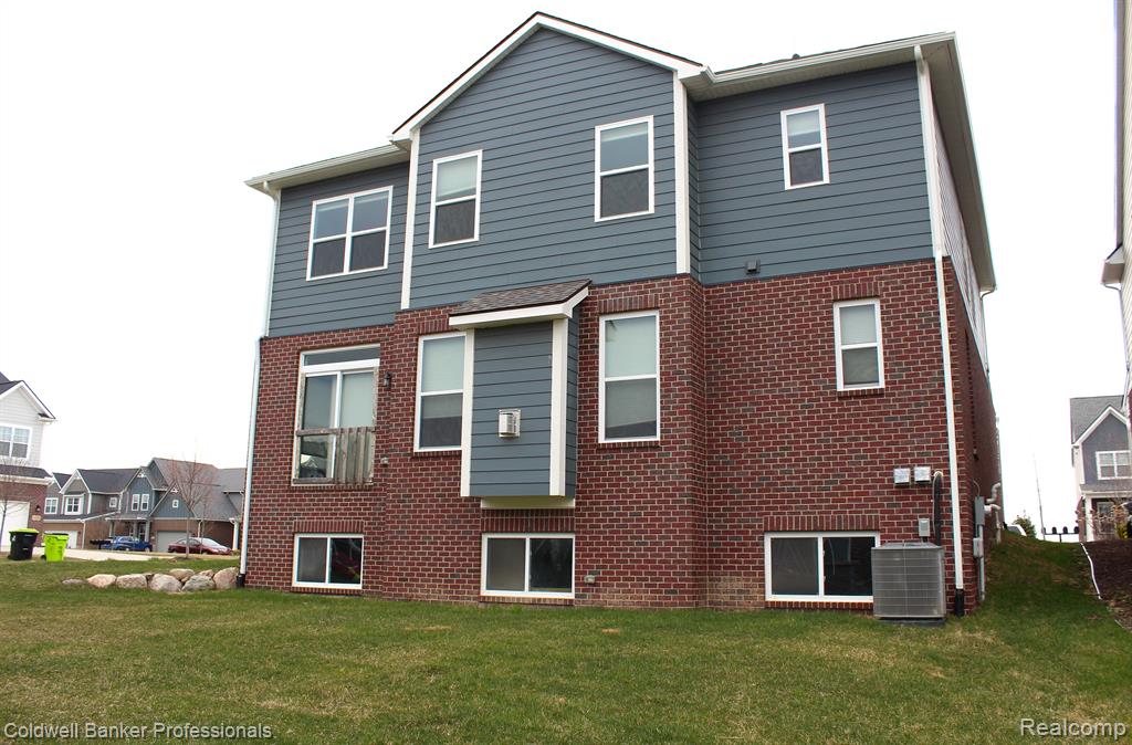 48372 FIELDSTONE Drive, Northville, MI — Photo 31