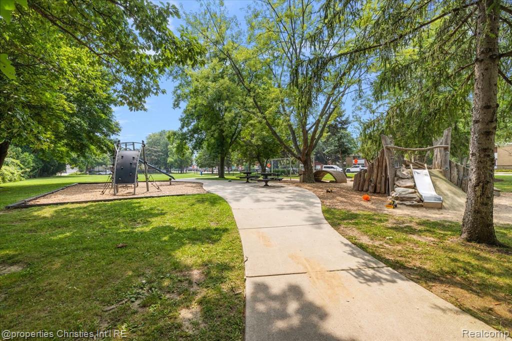 13356 Balfour Avenue, Huntington Woods, MI — Photo 48