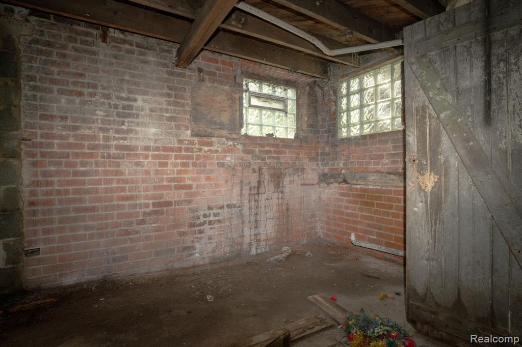 7250 Saint Paul Street, Detroit, MI 48214 — Photo 2
