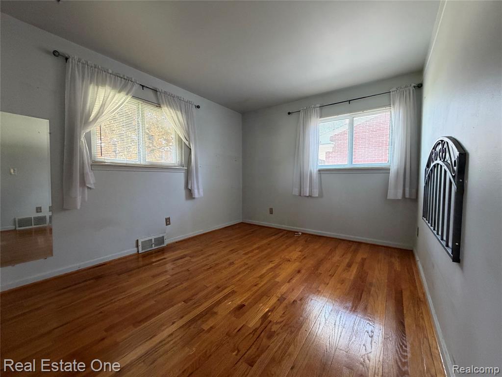 6251 N Charlesworth Street, Dearborn Heights, MI 48127 — Photo 16