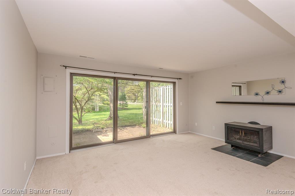759 PENINSULA, Ann Arbor, MI 48105 — Photo 17