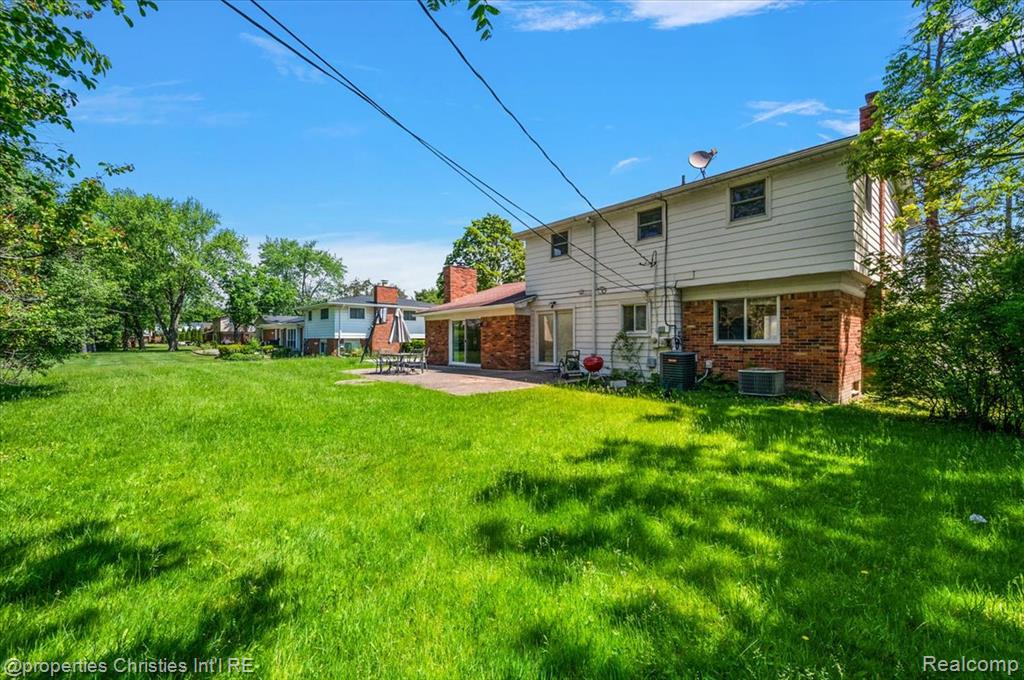 6628 Heather Heath, West Bloomfield, MI — Photo 55