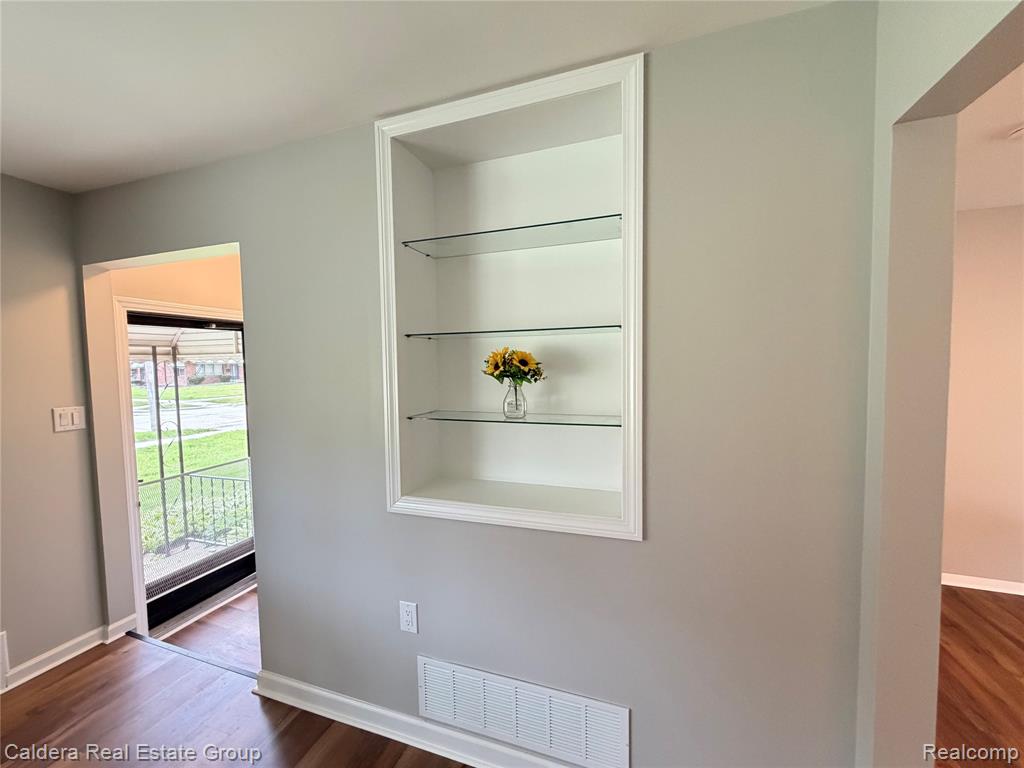 8917 Shannon Drive, Sterling Heights, MI 48314 — Photo 7