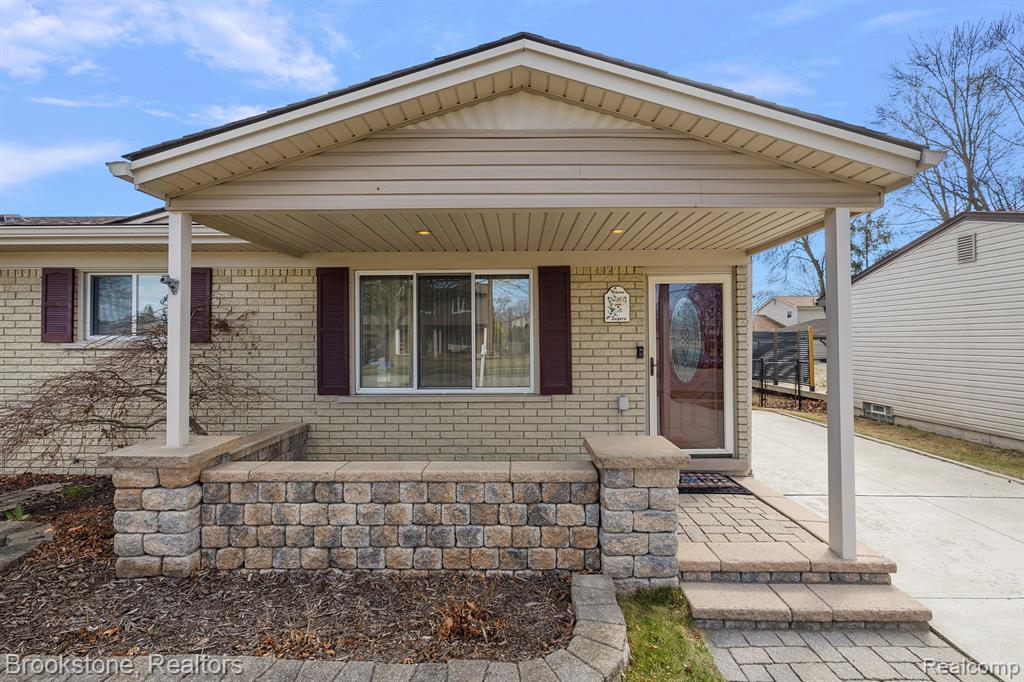 43258 HYDE PARK Drive, Sterling Heights, MI 48313 — Photo 5