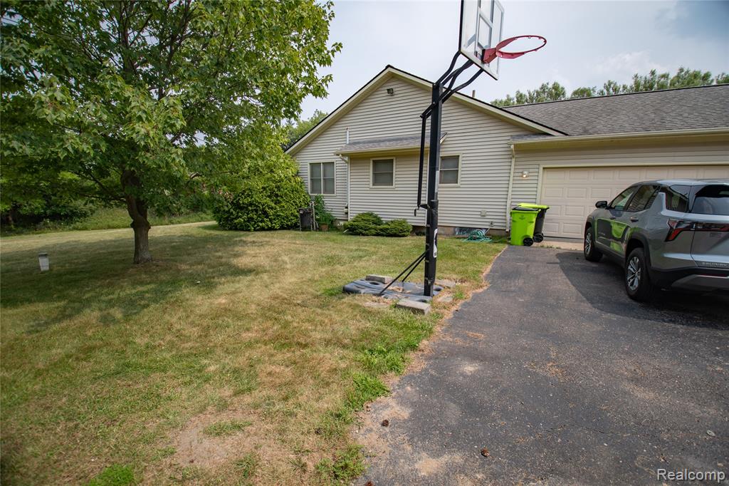 808 Vivian Lane, Oxford, MI 48371 — Photo 28