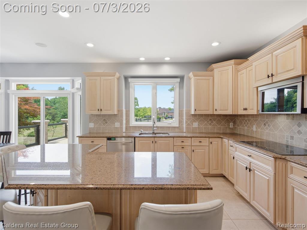 56015 Parkview Drive, Utica, MI 48316 — Photo 37