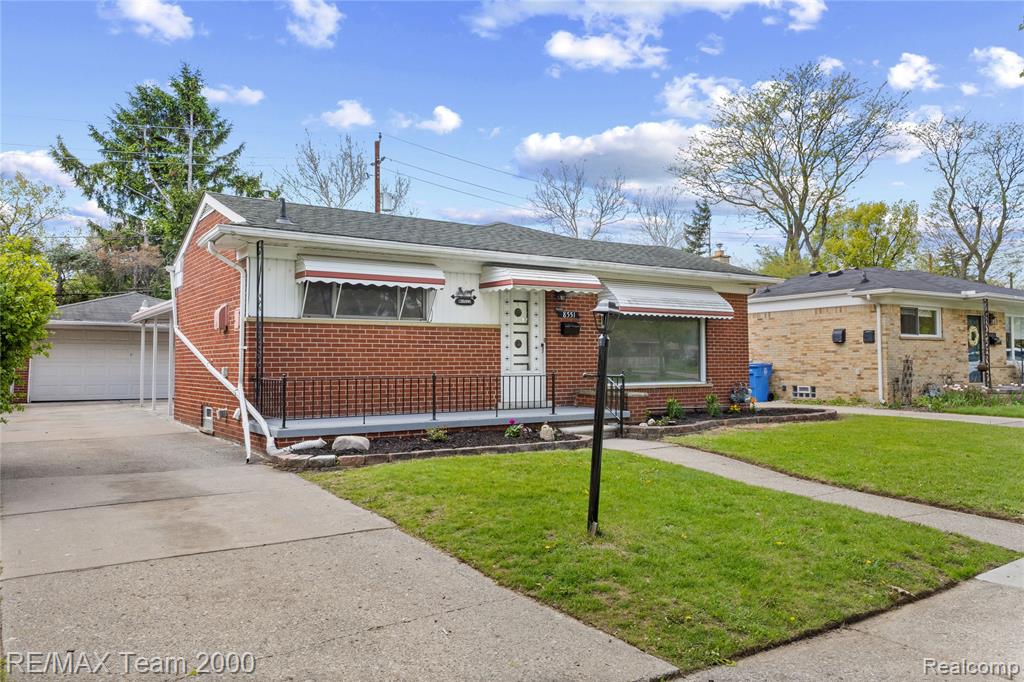 8551 Rockland Street, Dearborn Heights, MI 48127 — Photo 34