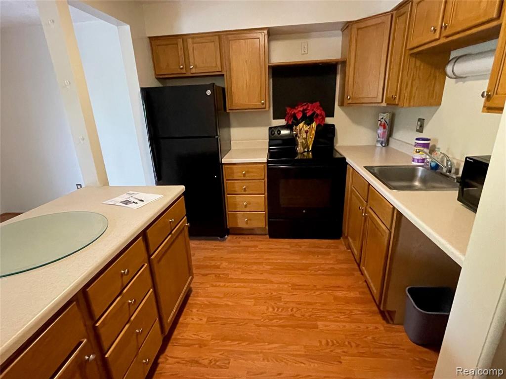 7590 WOODVIEW st Unit #1, Westland, MI — Photo 10
