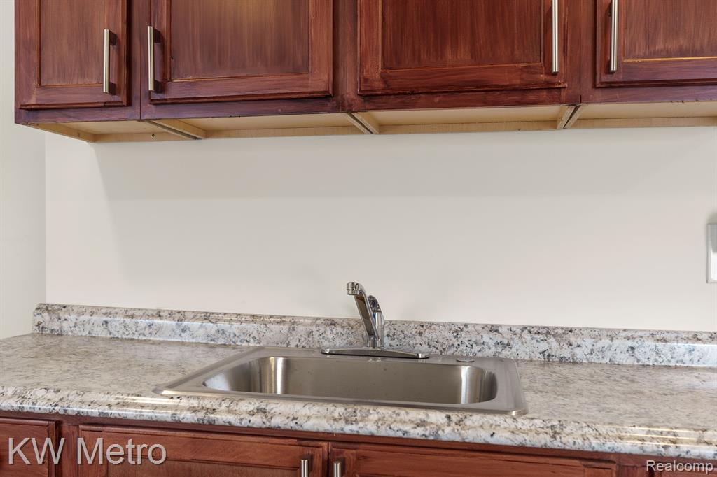 8135 REPUBLIC Avenue, Warren, MI 48089 — Photo 30