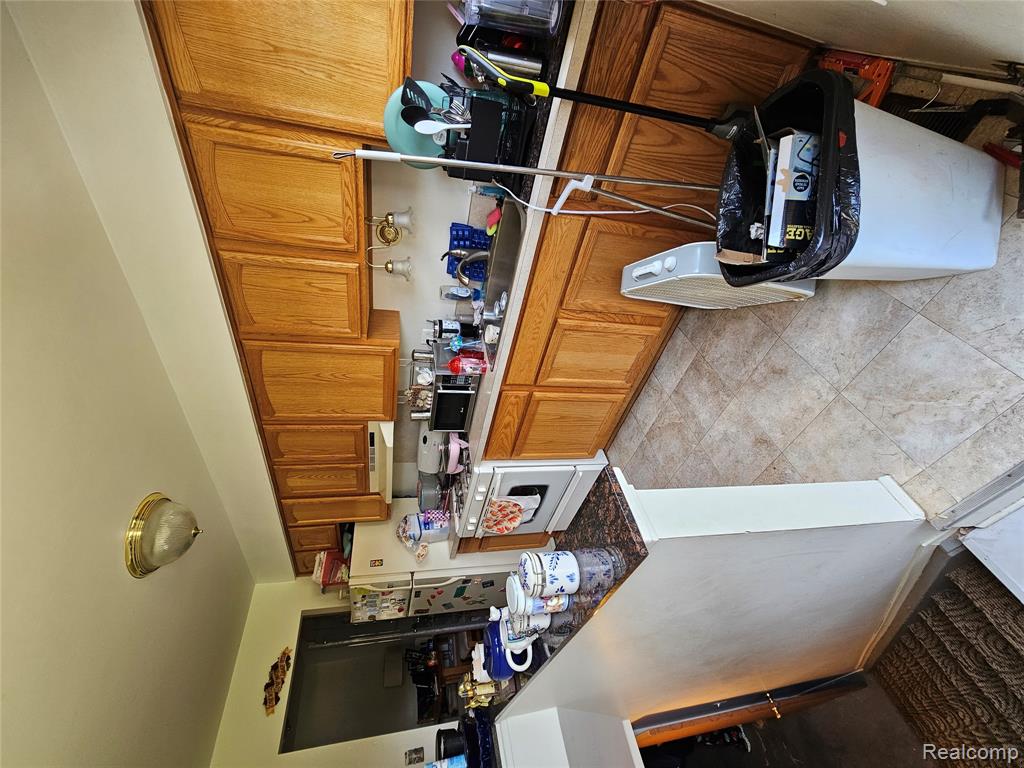 9700 Pine Street, Taylor, MI 48180 — Photo 28