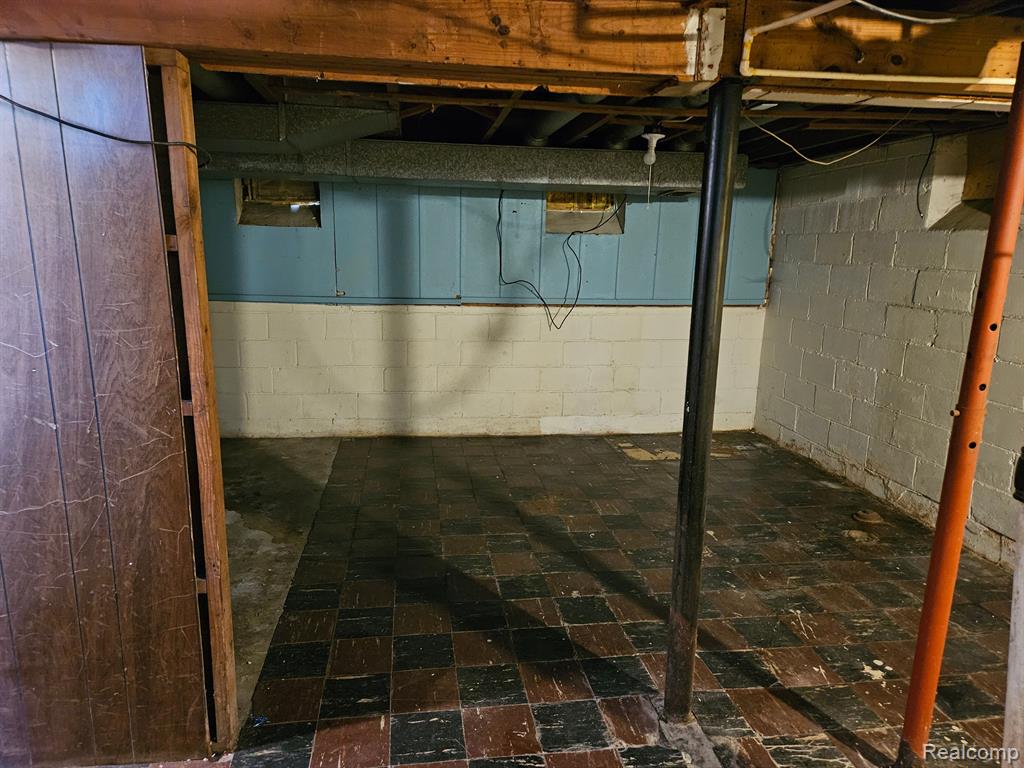 9665 COYLE Street, Detroit, MI 48227 — Photo 7