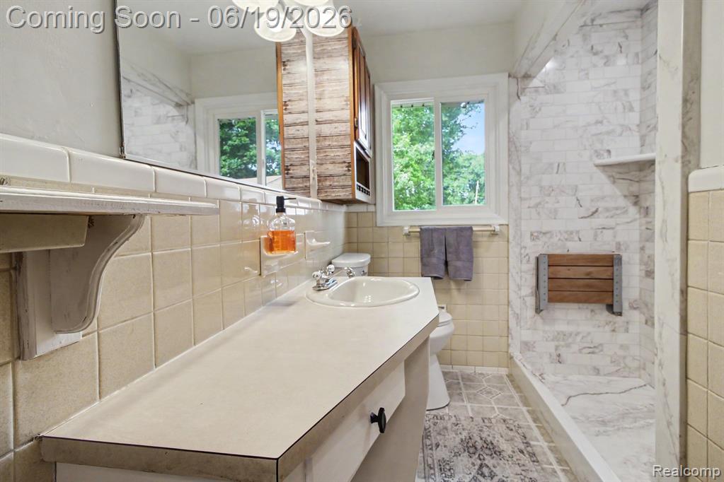 9135 Frederick Street, Livonia, MI 48150 — Photo 16