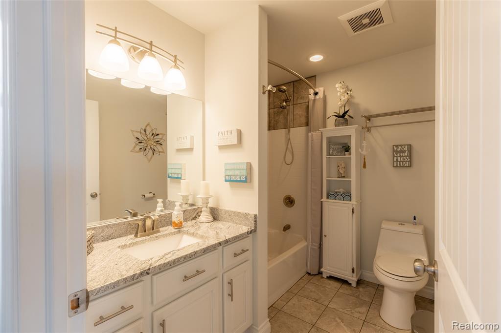 376 Bellevue Avenue, Lake Orion, MI 48362 — Photo 17