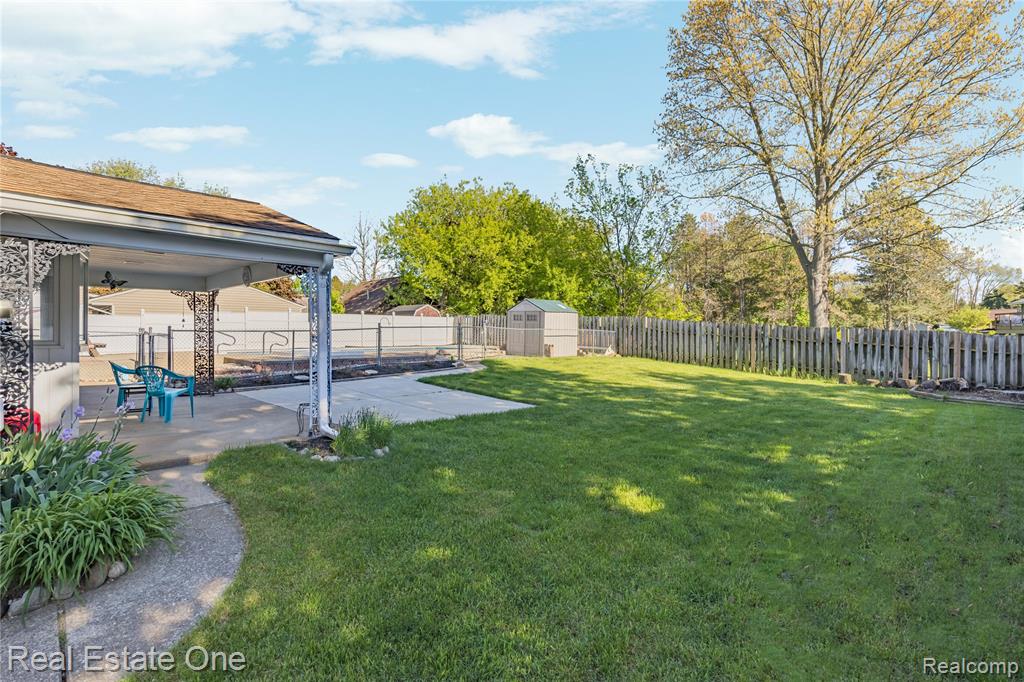 1825 Luneta, Commerce Twp, MI 48382 — Photo 41