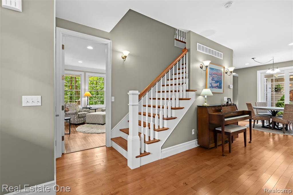 477 E Commerce Street, Milford, MI 48381 — Photo 4