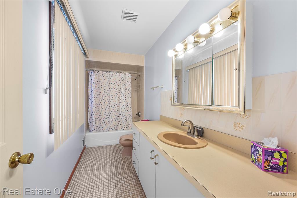 7000 Steadman Street, Dearborn, MI 48126 — Photo 29