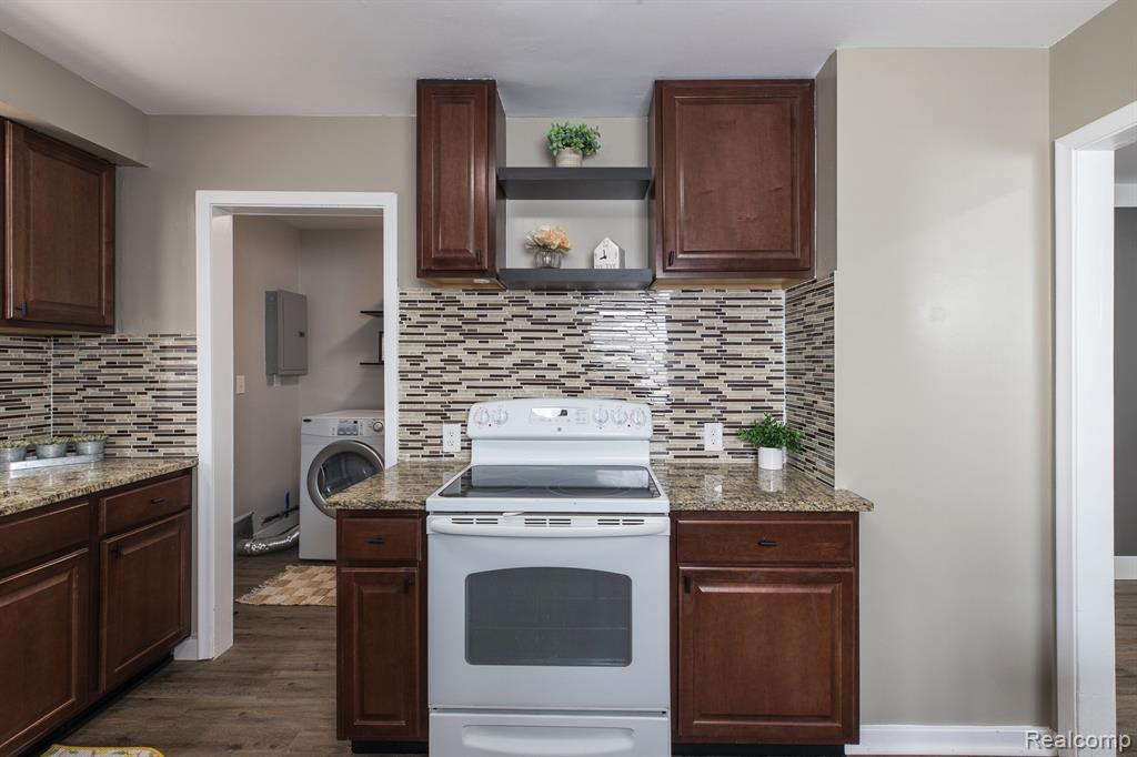 9046 LOUISE Street, Livonia, MI 48150 — Photo 10