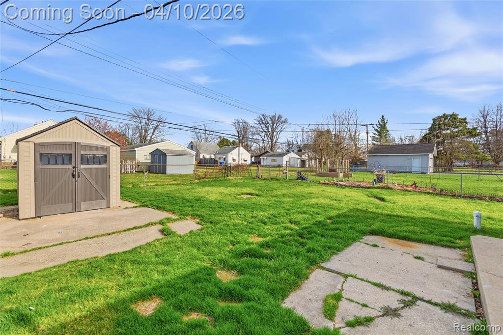 33524 Duncan, Fraser, MI 48026 — Photo 22