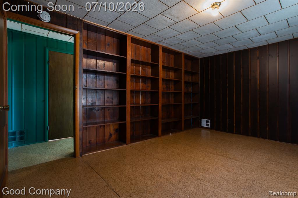 723 Pine Street, Wyandotte, MI 48192 — Photo 28