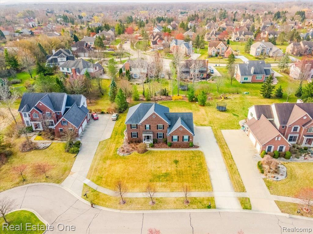 48025 E OXFORD Court, Canton, MI 48187 — Photo 4