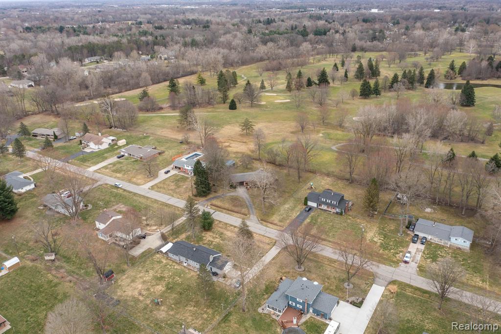 6226 GOLFVIEW Drive, Burton, MI 48509 — Photo 10