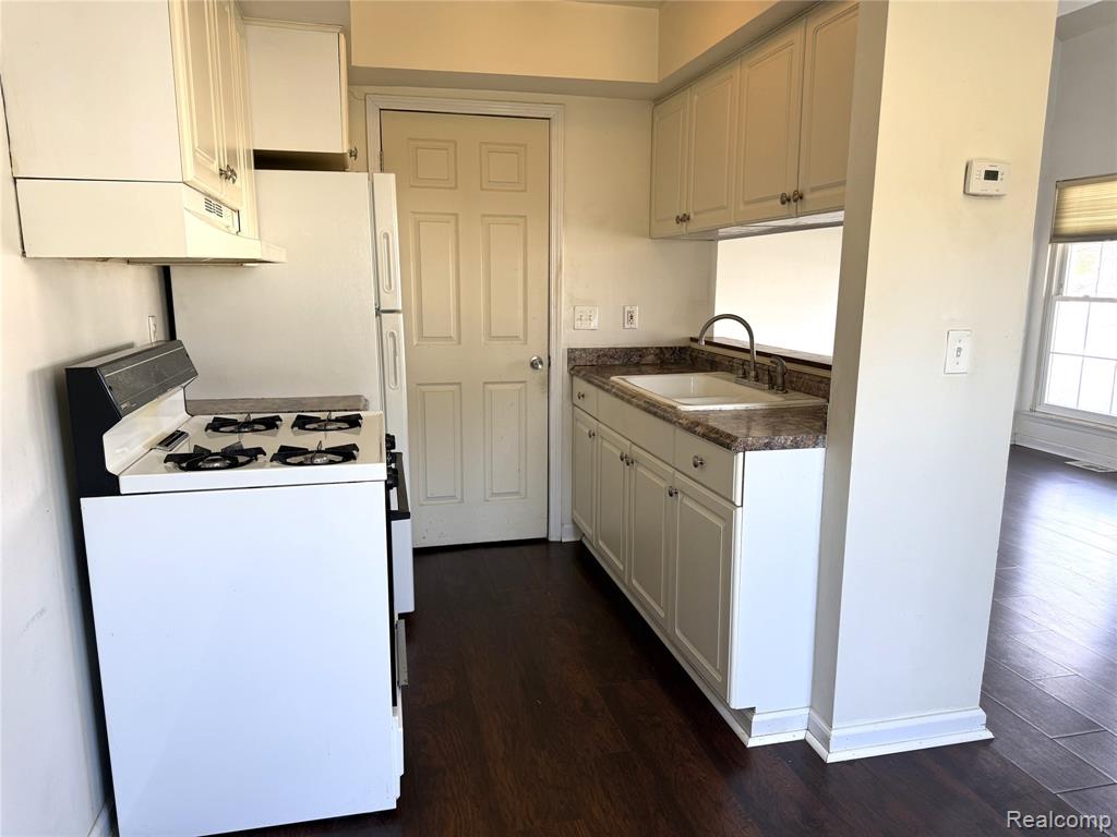 28404 Longmeadow Lane, Brownstown, MI 48183 — Photo 4