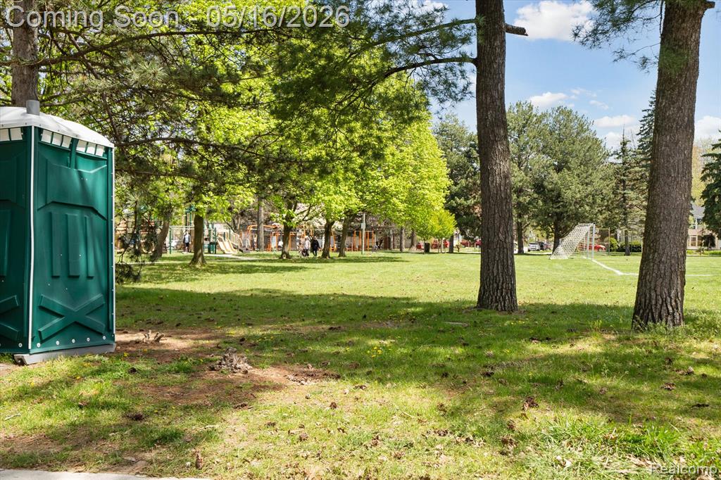 617 E Lincoln Avenue, Royal Oak, MI 48067 — Photo 22