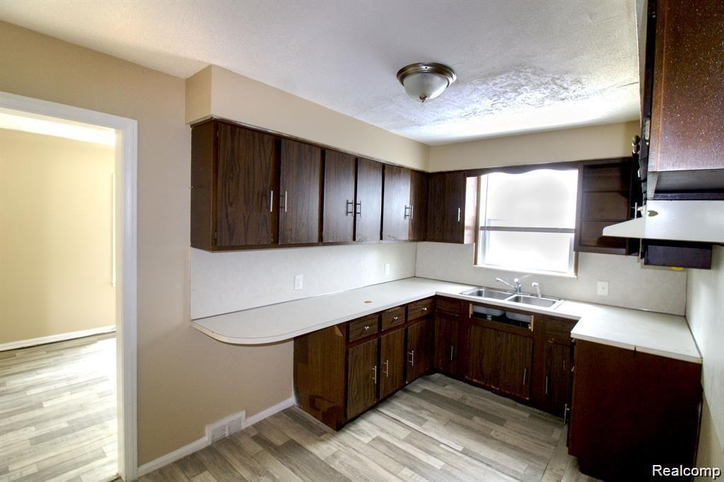 15470 MAPLERIDGE Street, Detroit, MI 48205 — Photo 14
