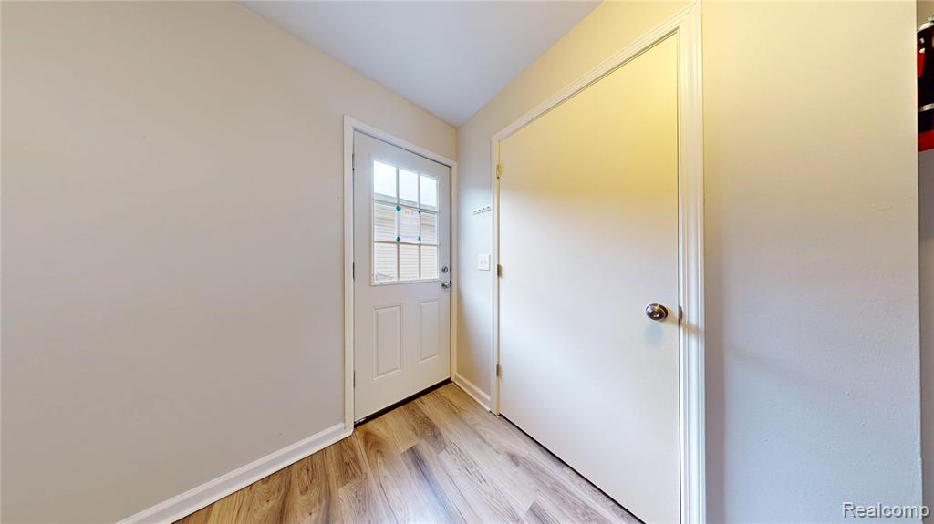 87 W Barrett Avenue, Madison Heights, MI 48071 — Photo 7