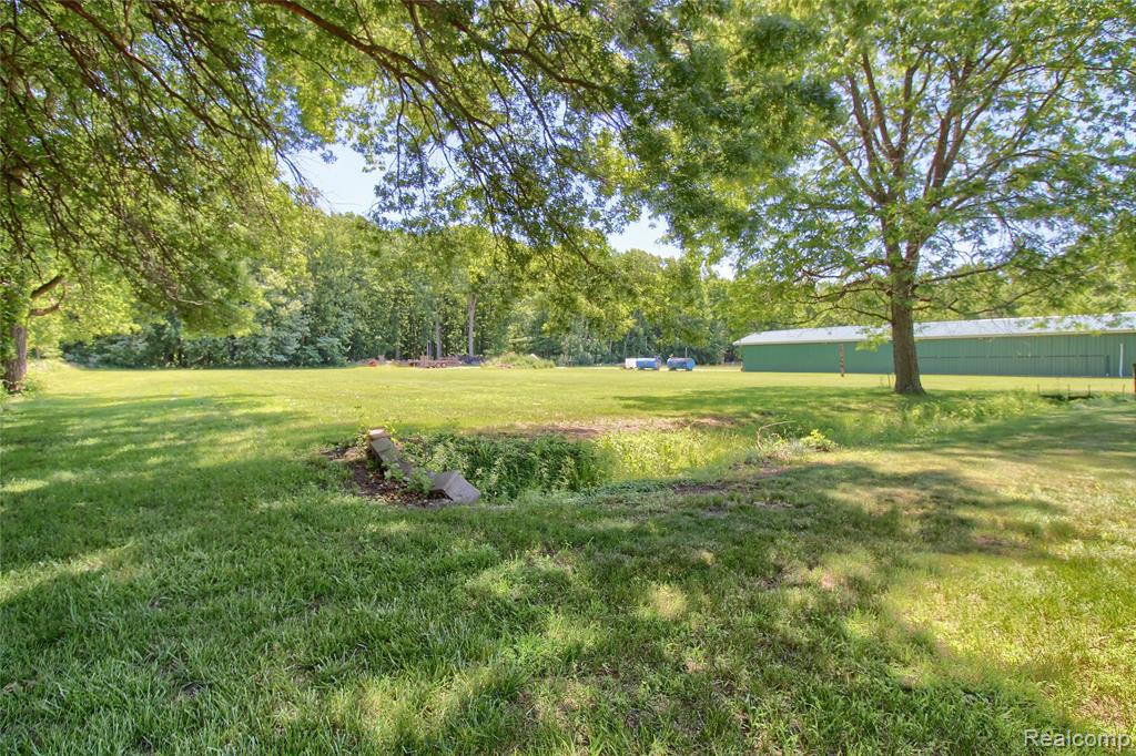 21515 Huron River Drive, New Boston, MI 48164 — Photo 37