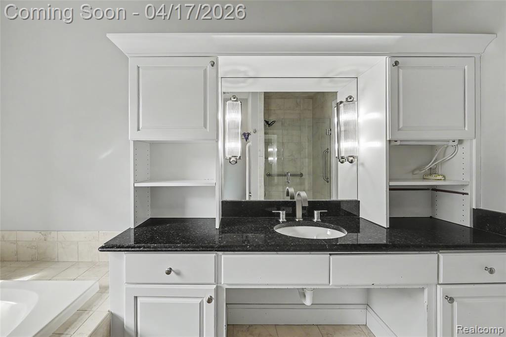 734 Lake Ridge Road, Rochester Hills, MI 48307 — Photo 21