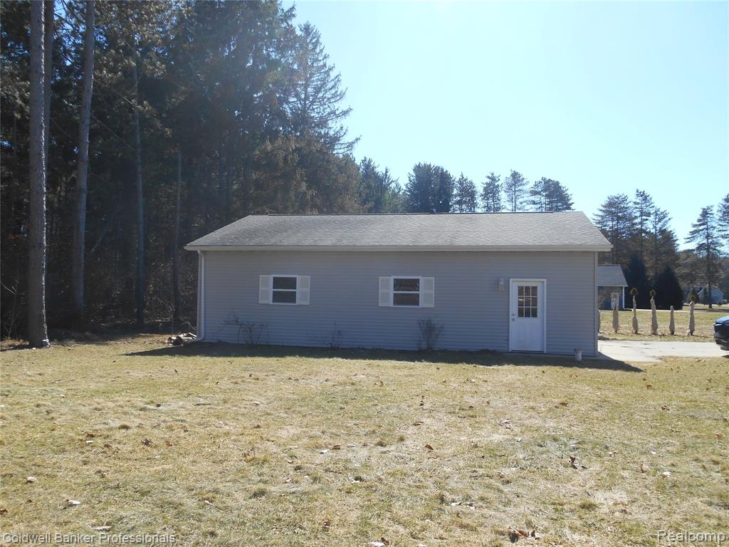 2704 Genny Ridge Drive, Lapeer, MI 48446 — Photo 27