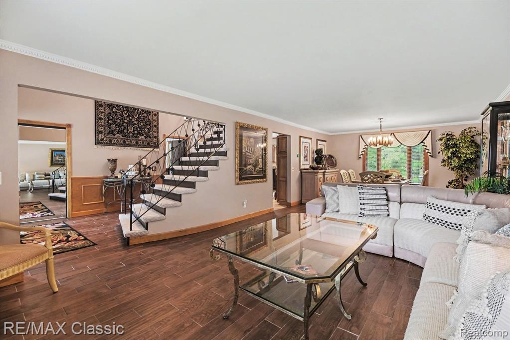 4590 Pine Village Drive - Photo 5