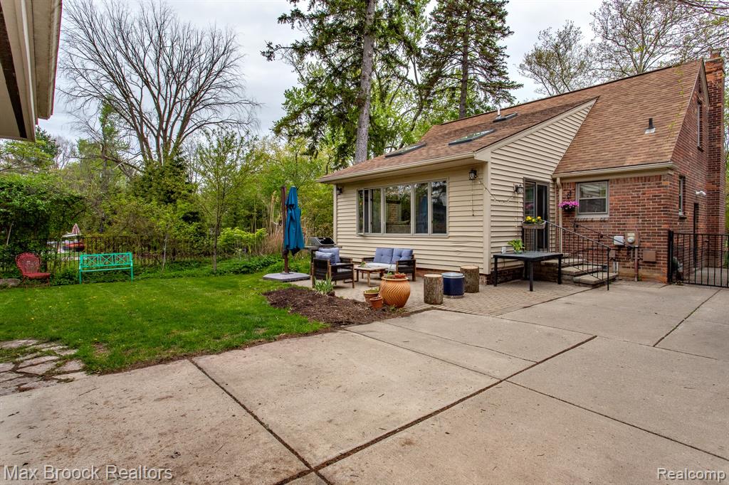 12769 Lasalle Lane, Huntington Woods, MI — Photo 48