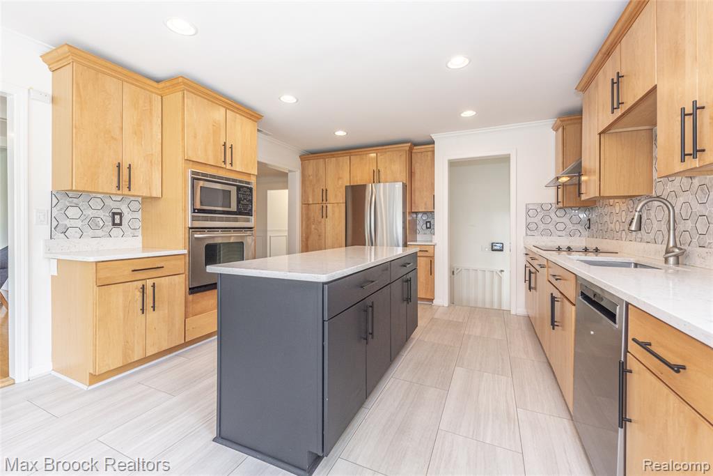 17426 Locherbie Avenue, Beverly Hills, MI 48025 — Photo 4