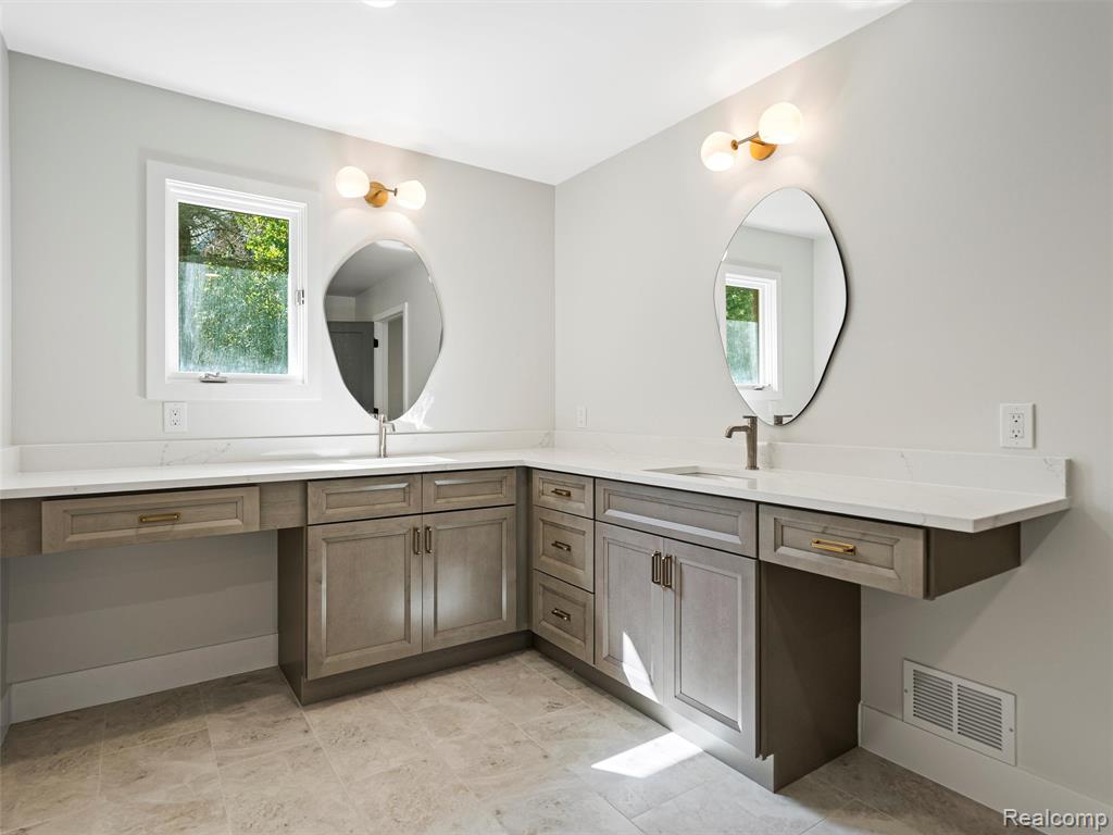22463 Norfolk Court, Novi, MI — Photo 29