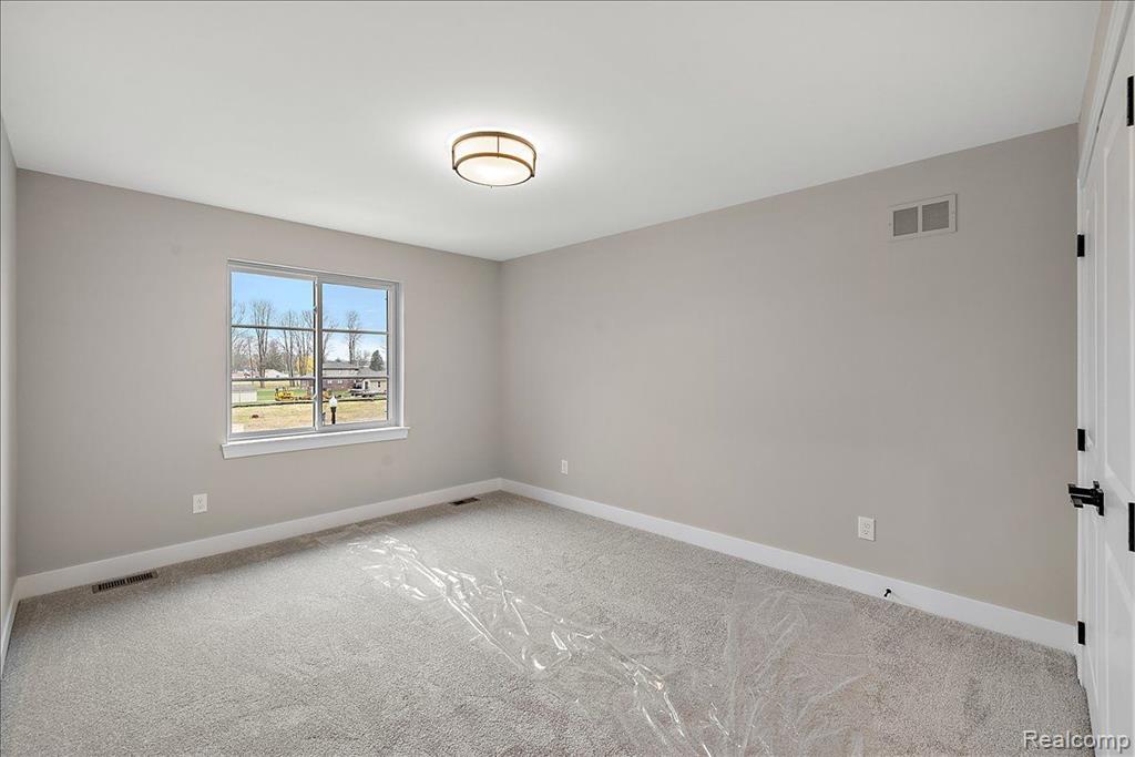 50896 MISTWOOD Drive, Macomb, MI 48042 — Photo 49
