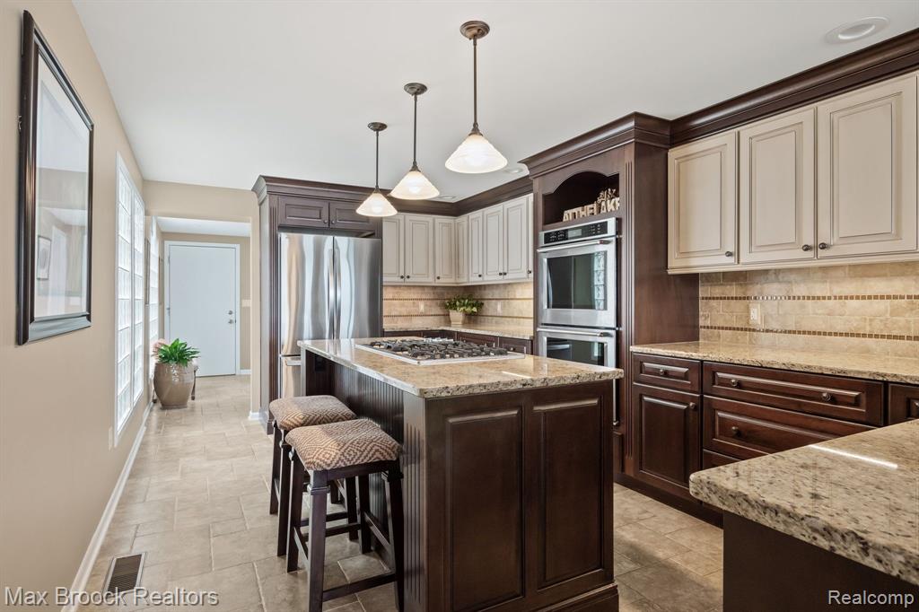 9522 Silverside, South Lyon, MI 48178 — Photo 11